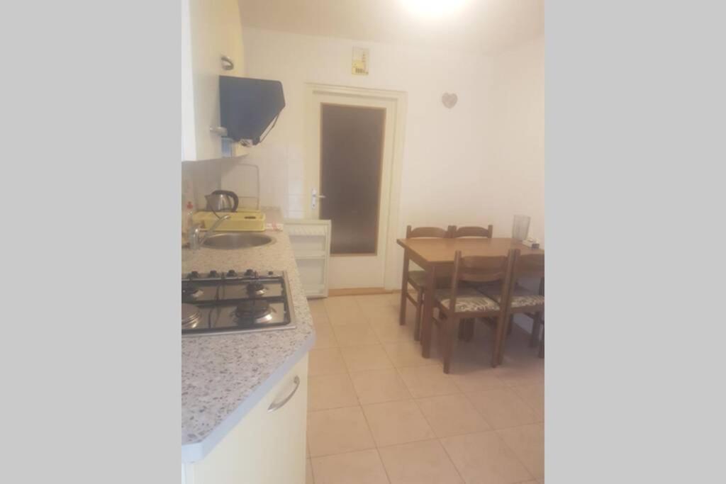Apartman Nela Brela Exterior foto